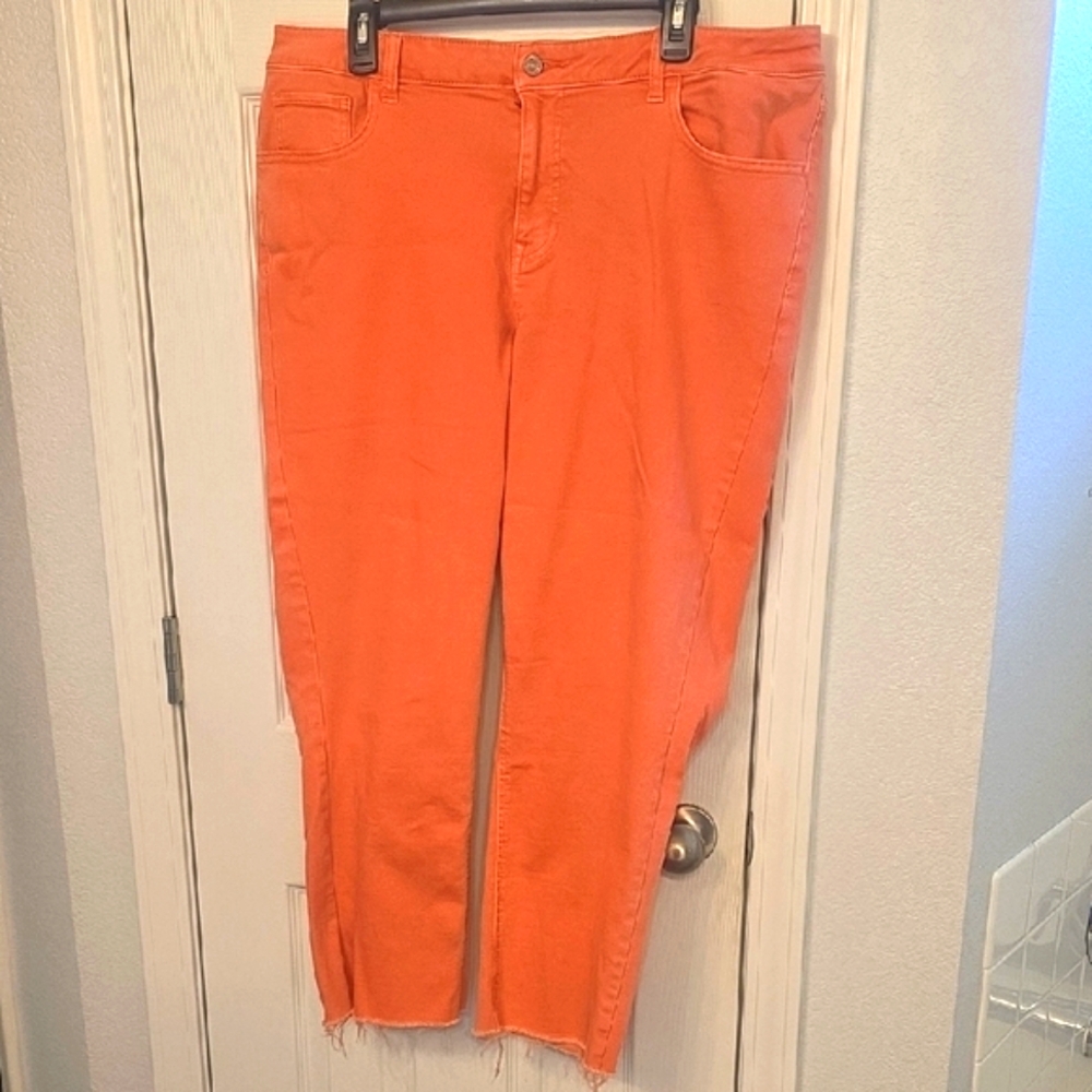 Maurices Vibrant Pink Cropped Pants